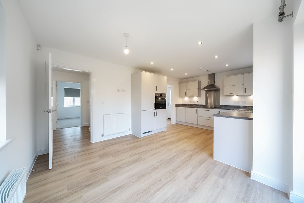 Property photo 3 of 21 Image