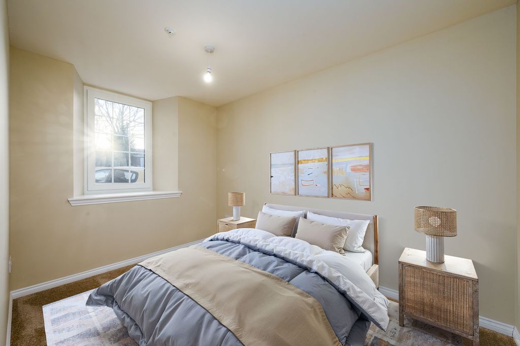 Property photo 3 of 12 Bedroom