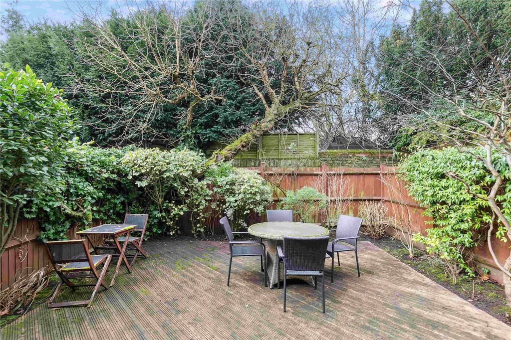 Property photo 2 of 13 Garden