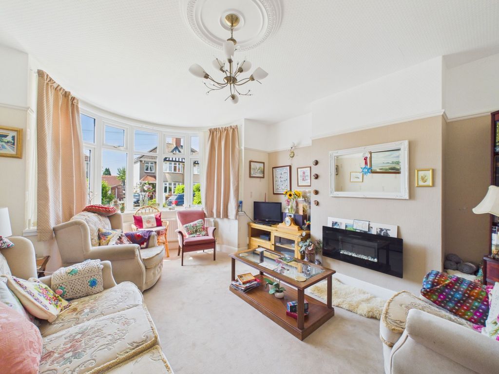 Property photo 2 of 37