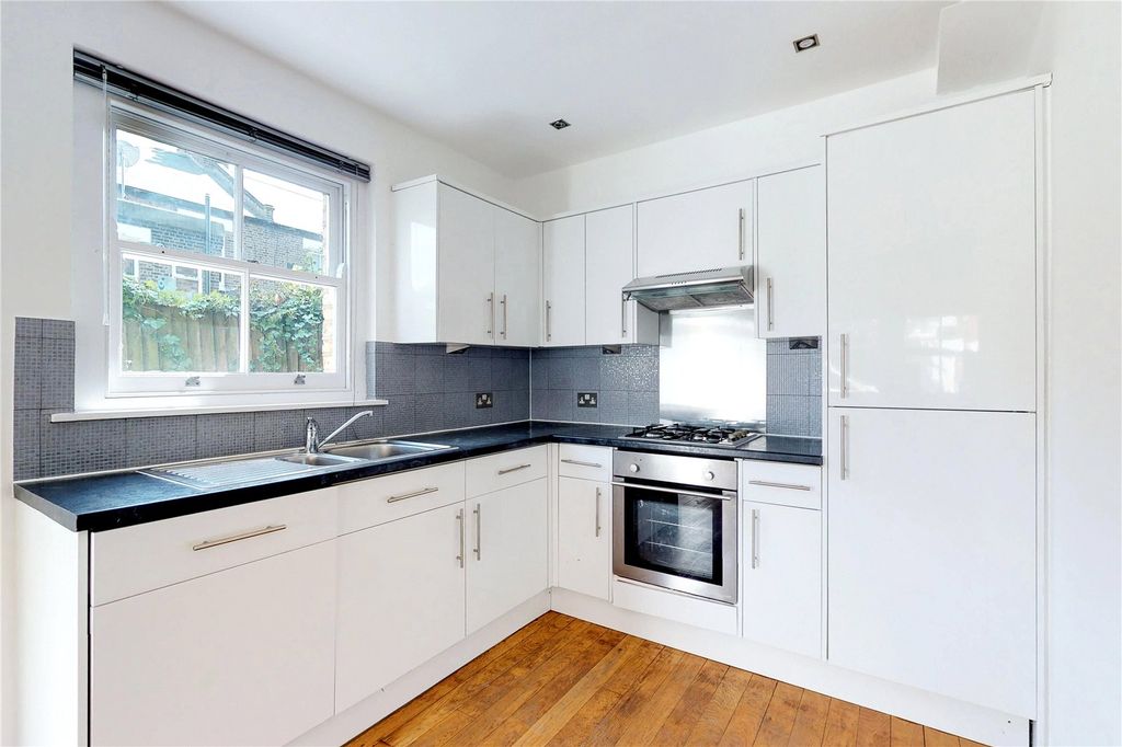 Property photo 1 of 12 Picture No. 18