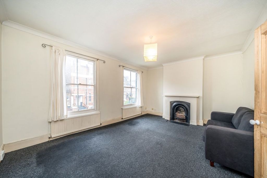 Property photo 3 of 10