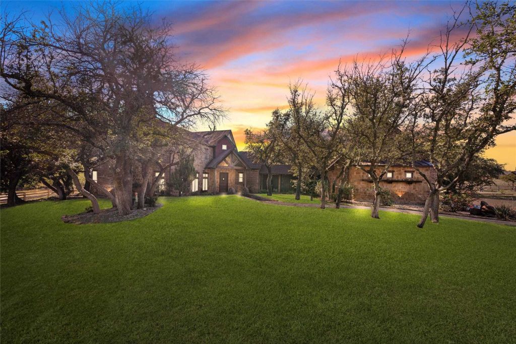 Property photo 1 of 31