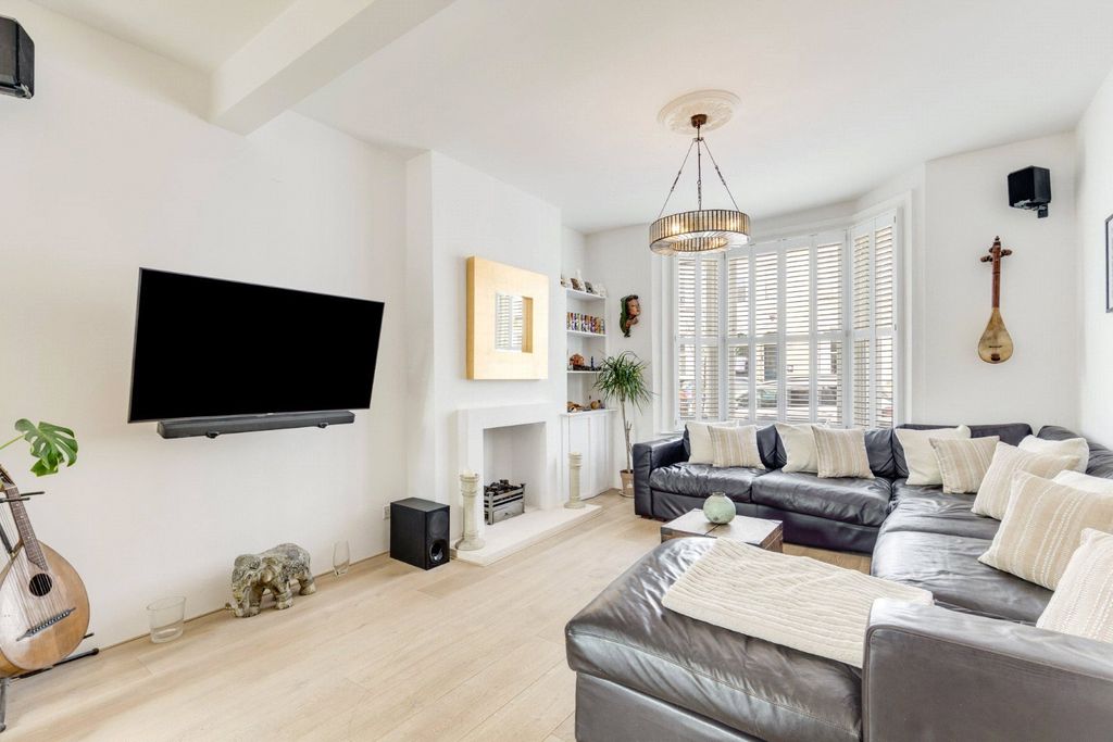 Property photo 3 of 18 Picture No. 05