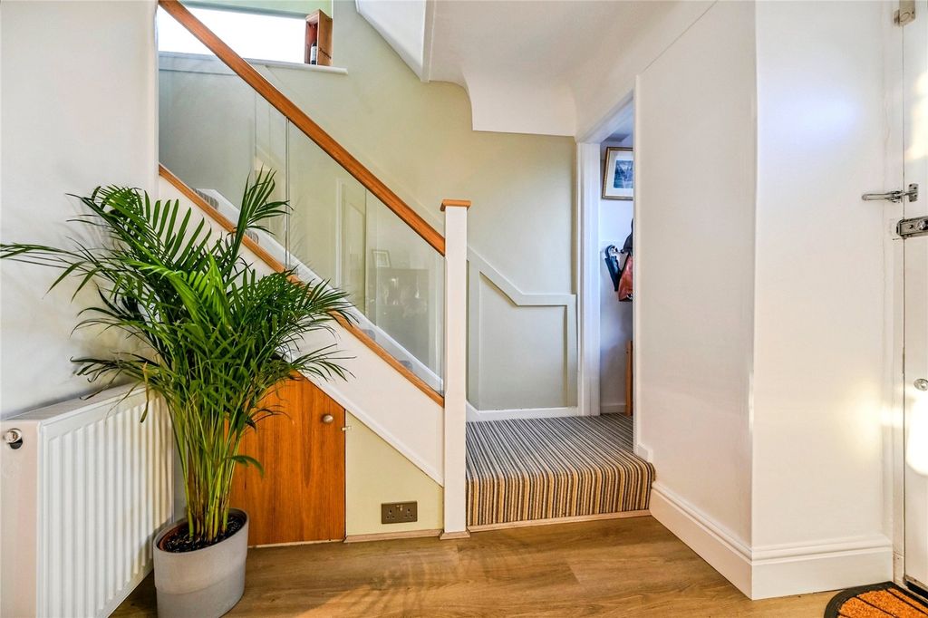 Property photo 2 of 19 Photo