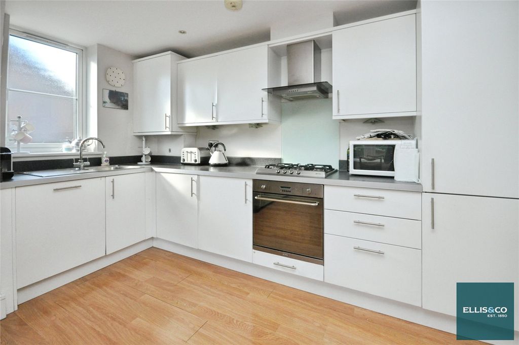 Property photo 2 of 11 Picture No. 05