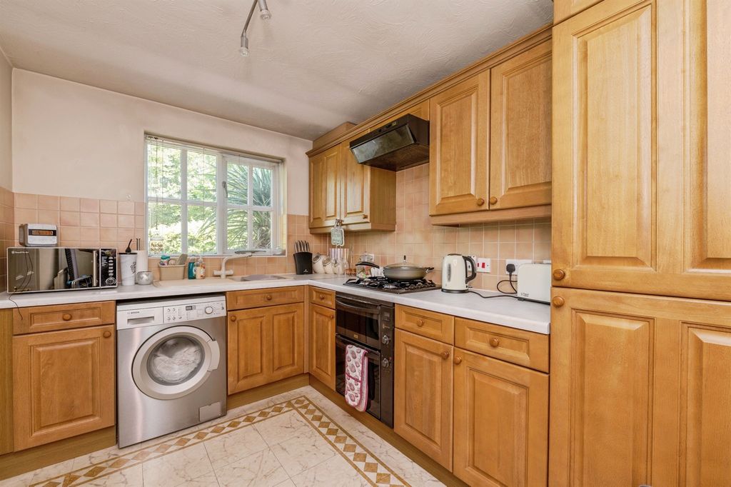 Property photo 3 of 16