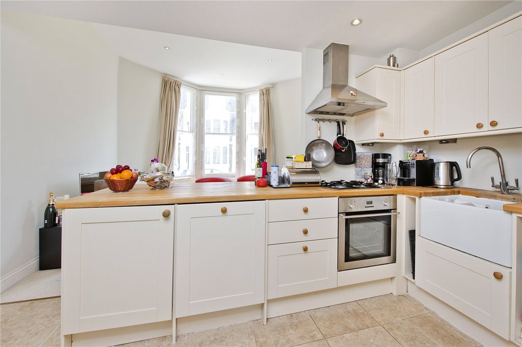 Property photo 3 of 9 A085i00000L93Enaar_Bgo230081_02.Jpg