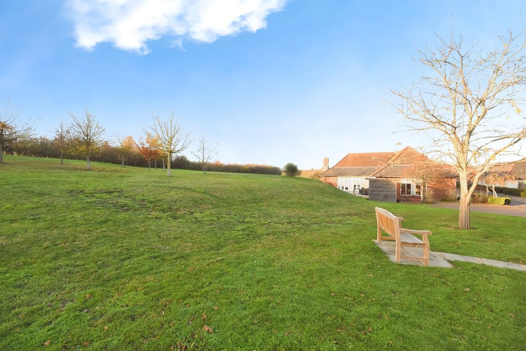 Property photo 3 of 17