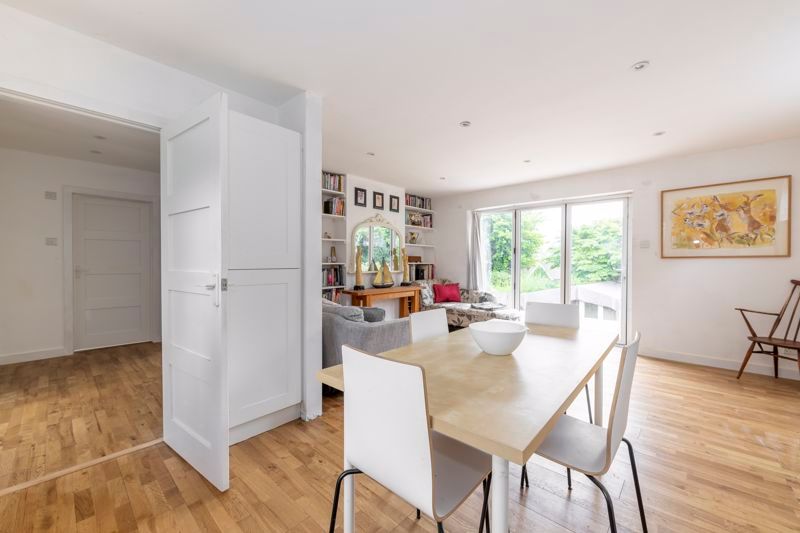 Property photo 2 of 16 Photo 6