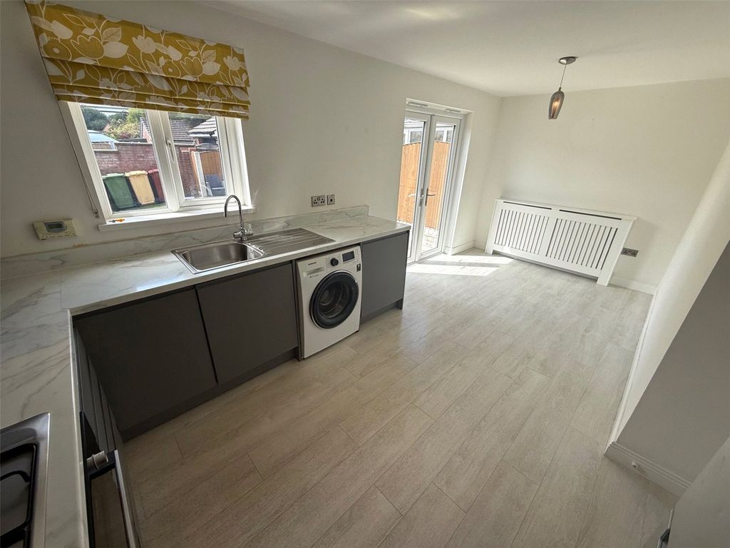 Property photo 3 of 15 Picture No. 02
