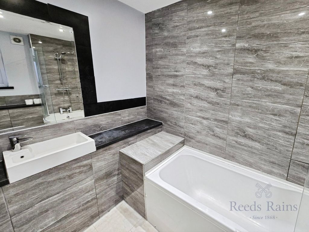 Property photo 3 of 9 Picture No. 14