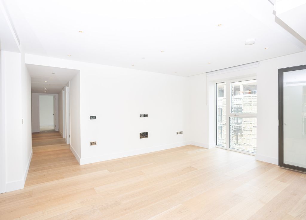 Property photo 2 of 37