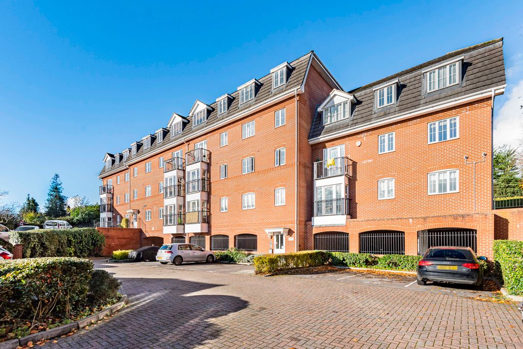 Property photo 1 of 9 Photo 01