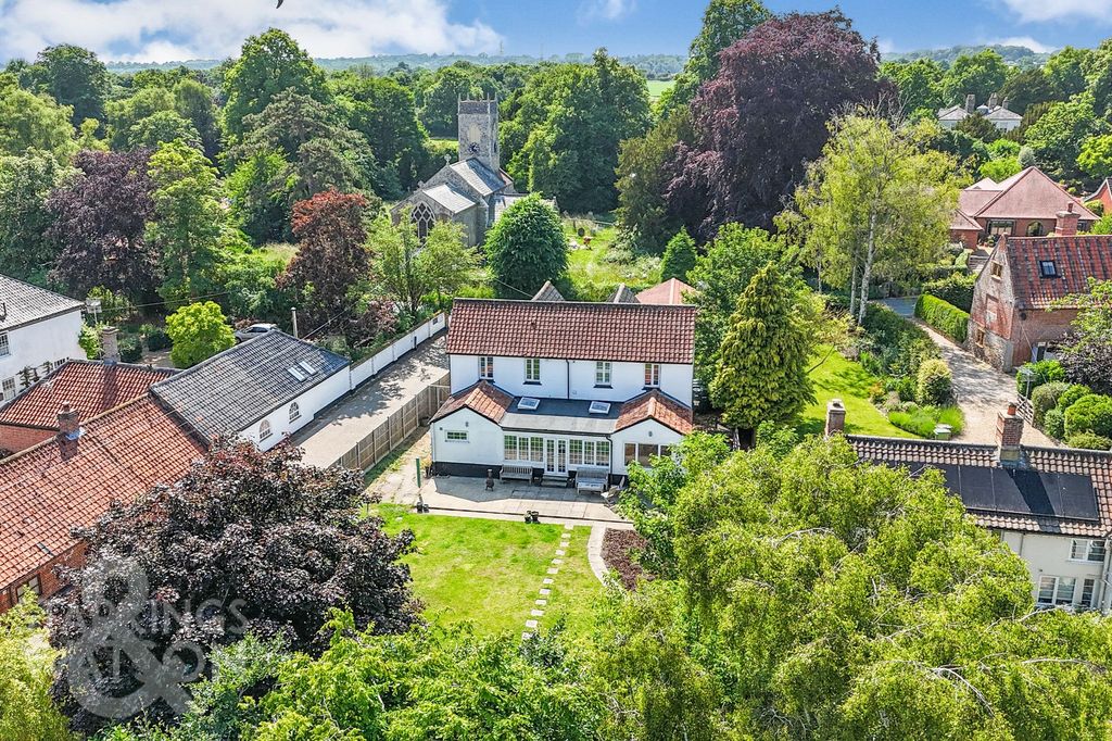 Property photo 2 of 31