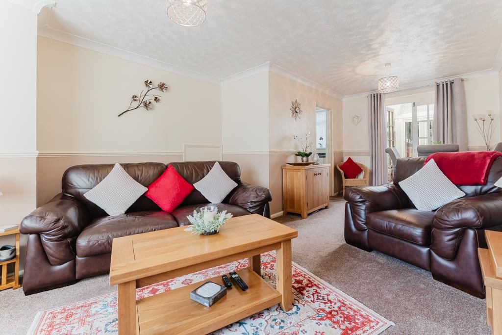 Property photo 3 of 20 26 Leicester Close, Kettering (3 Of 23).Jpg