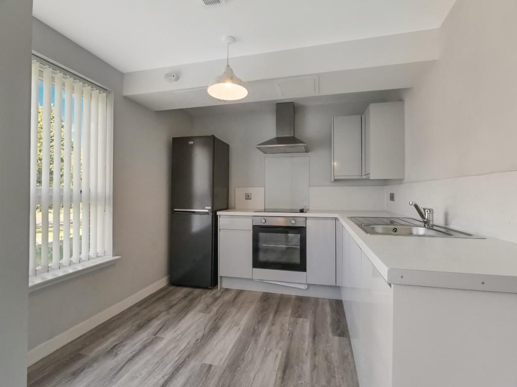 Property photo 3 of 19 Kitchen