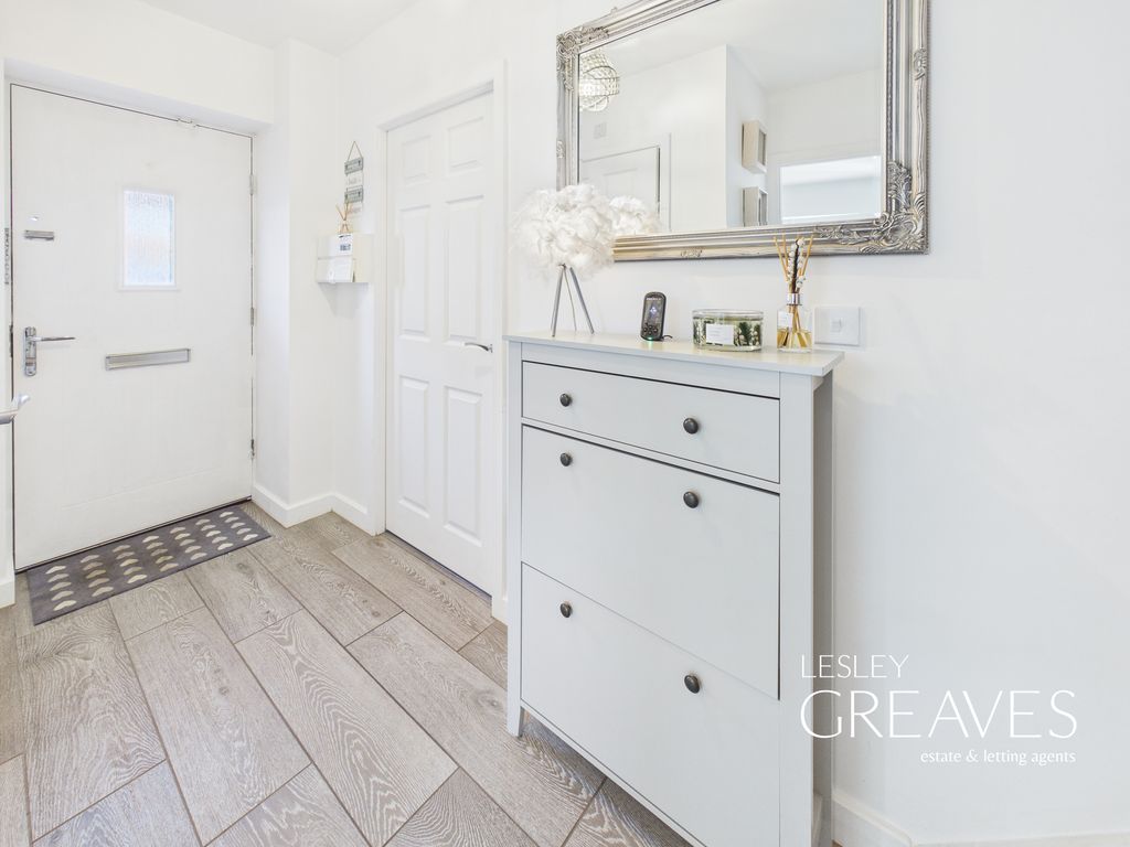 Property photo 3 of 20 Enterance