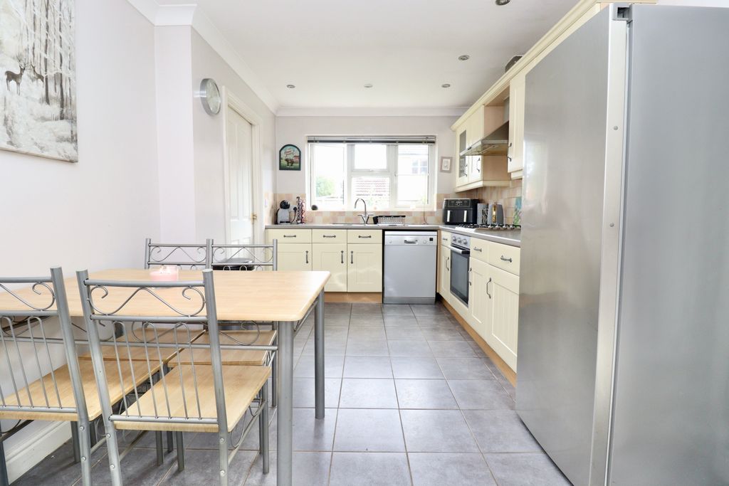 Property photo 3 of 23