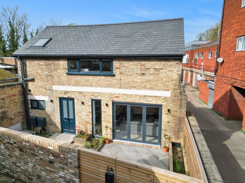 Property photo 1 of 18