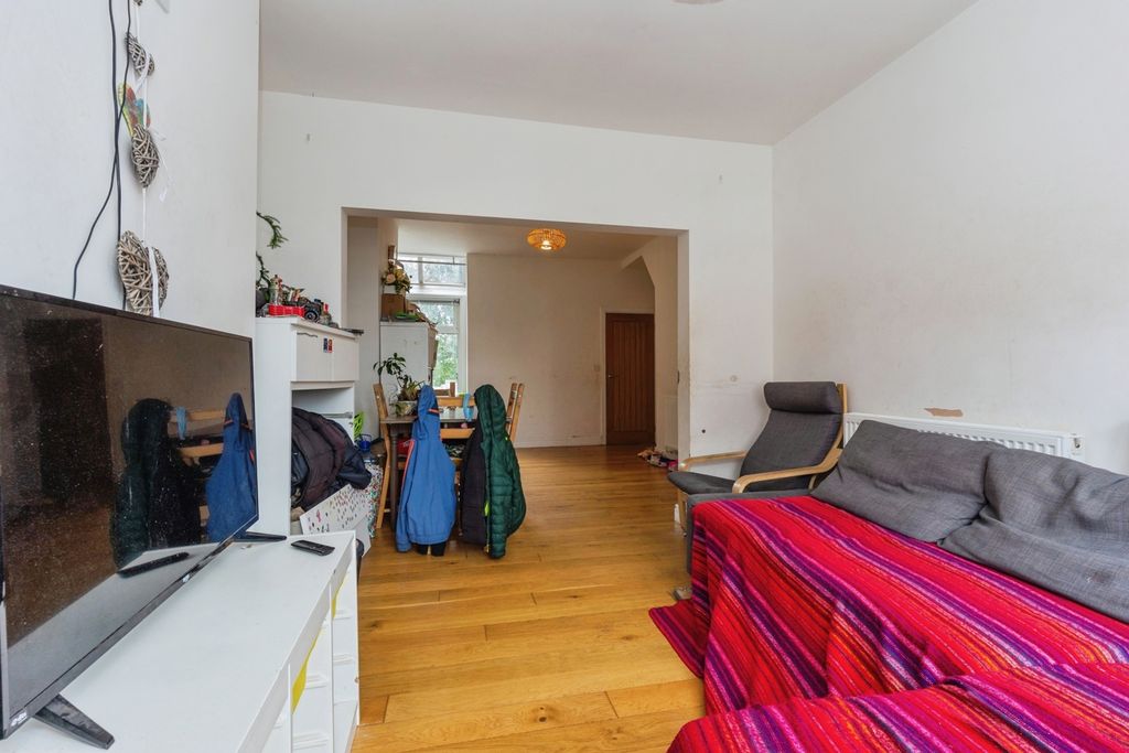 Property photo 3 of 18 Pbox-Img.Jpg