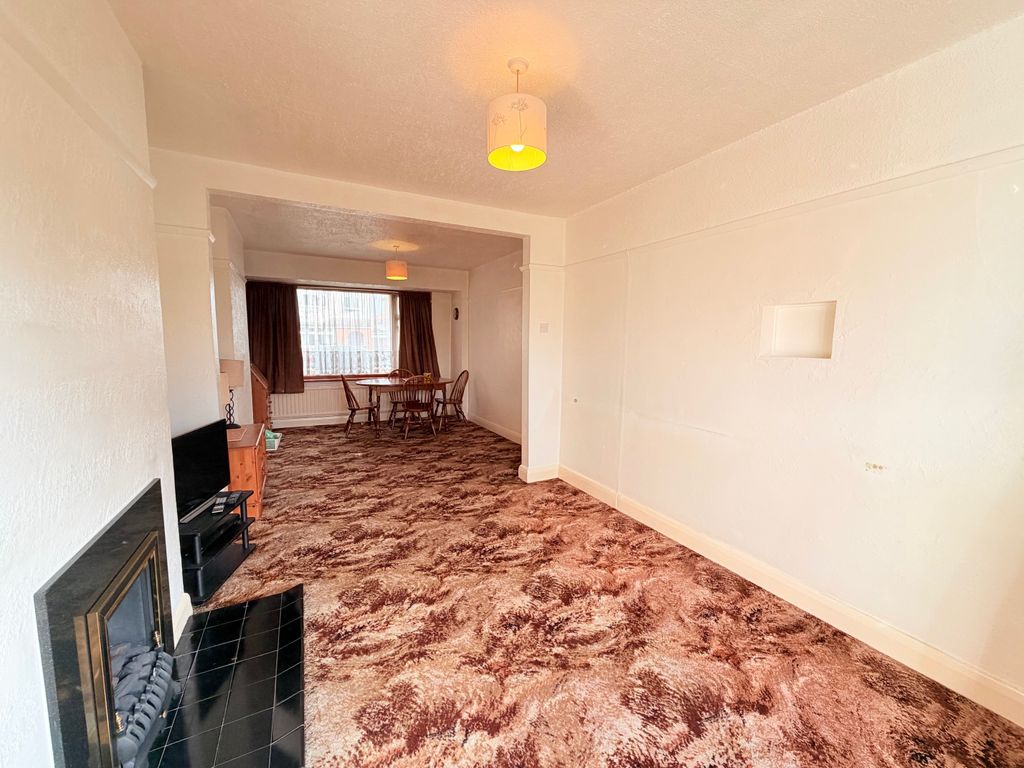 Property photo 3 of 17 3