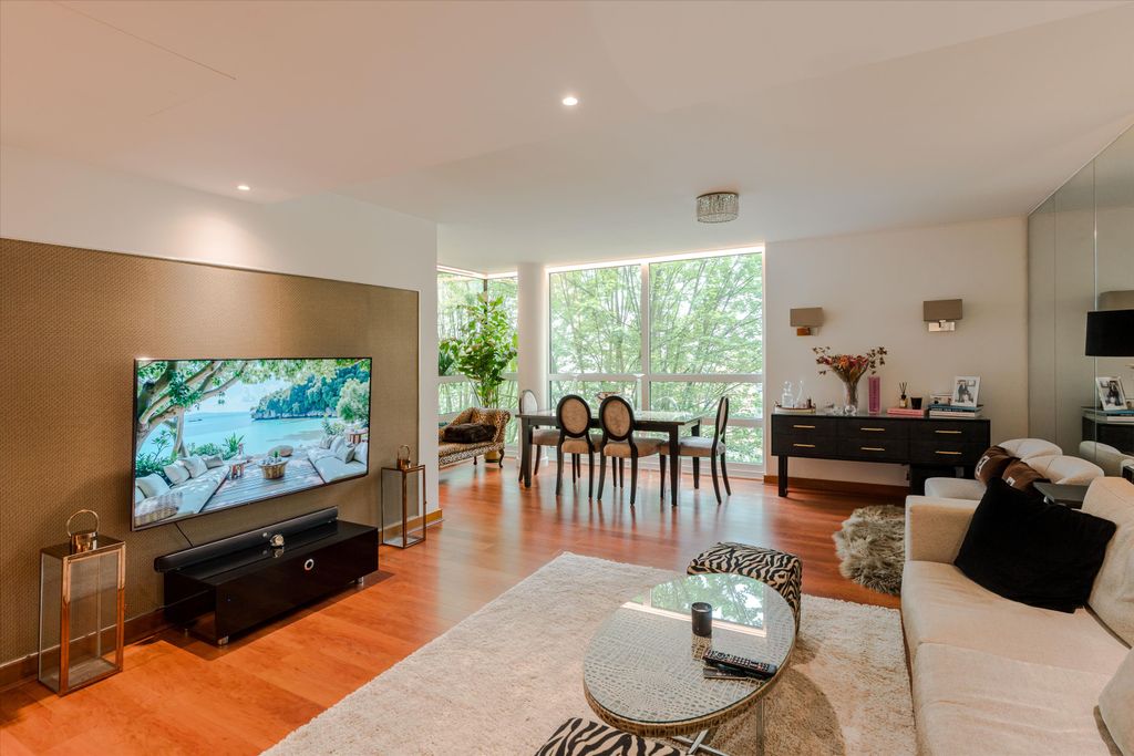 Property photo 1 of 18 Image