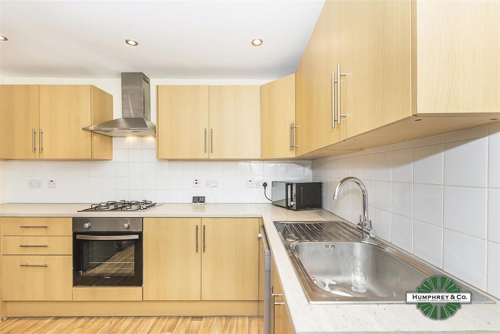 Property photo 1 of 21 Brookdale Road - 11.Jpg