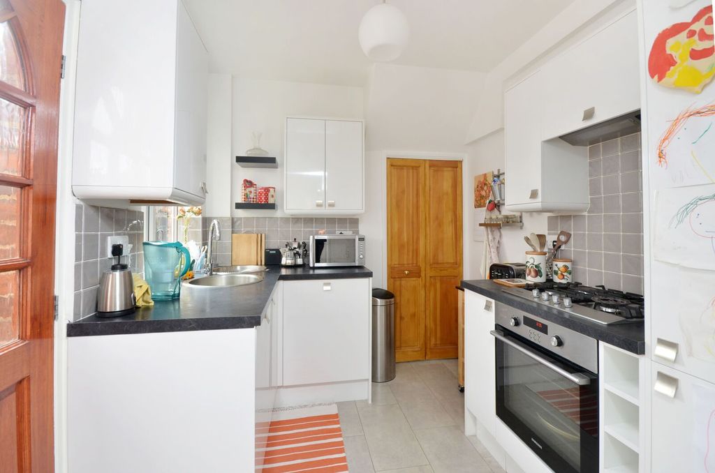 Property photo 2 of 11