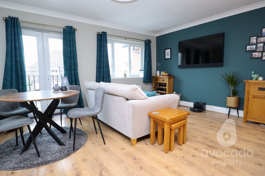 Property photo 3 of 9 4780898