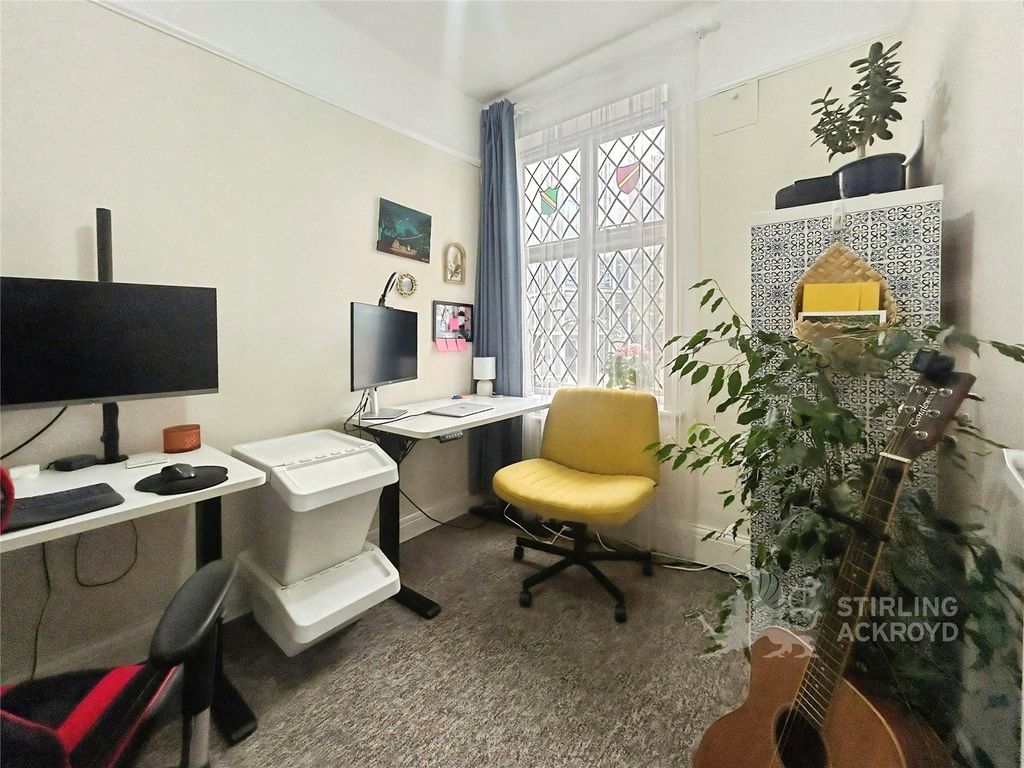 Property photo 3 of 5 Bedroom