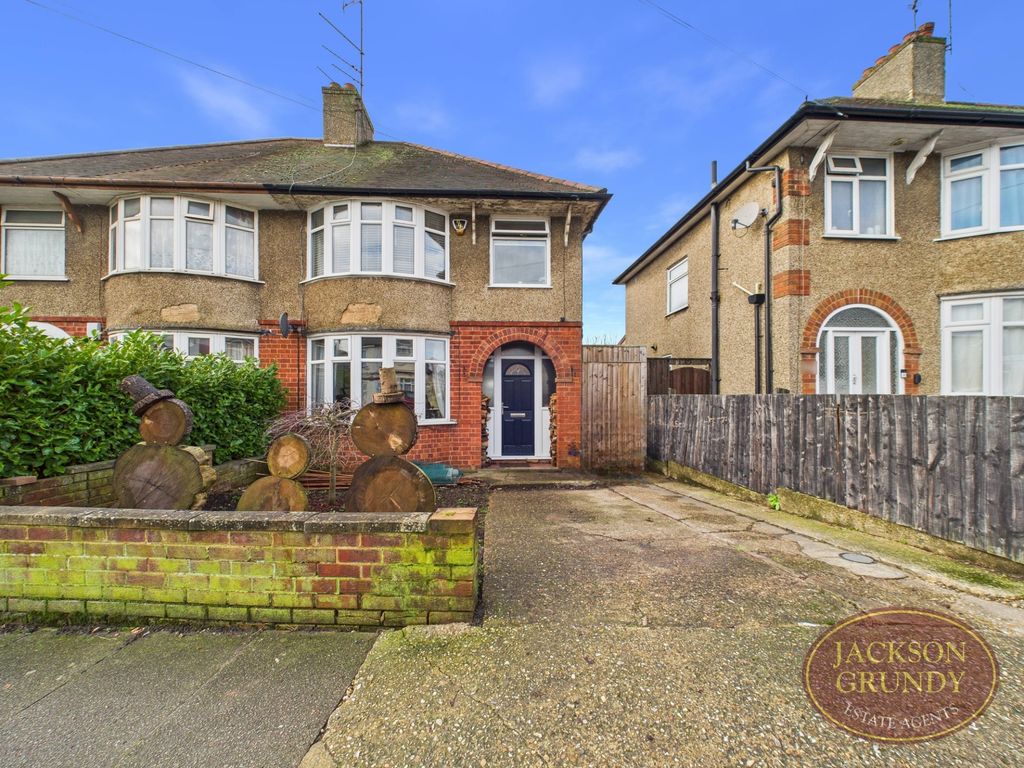 Property photo 1 of 10 The Headlands