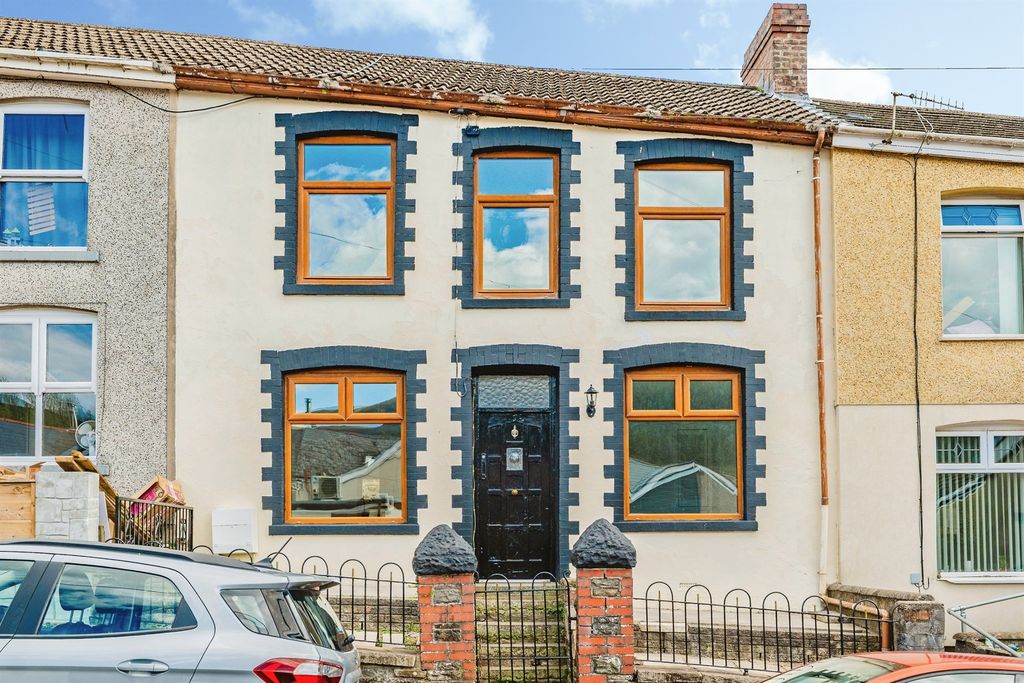 Property photo 1 of 31