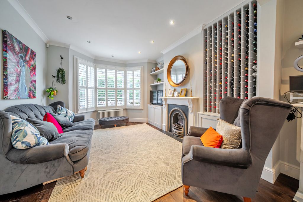 Property photo 3 of 17 1482950-26-6A4395...