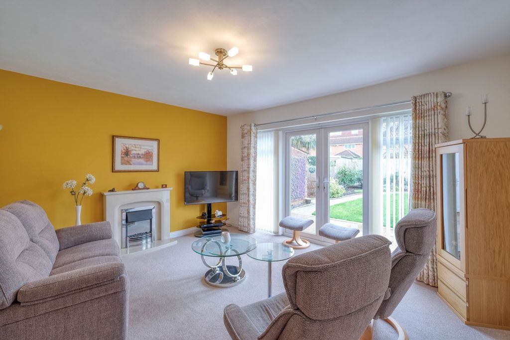 Property photo 2 of 17