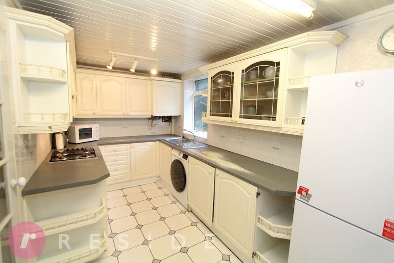 Property photo 3 of 14 Kitchen