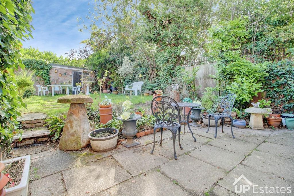 Property photo 3 of 32
