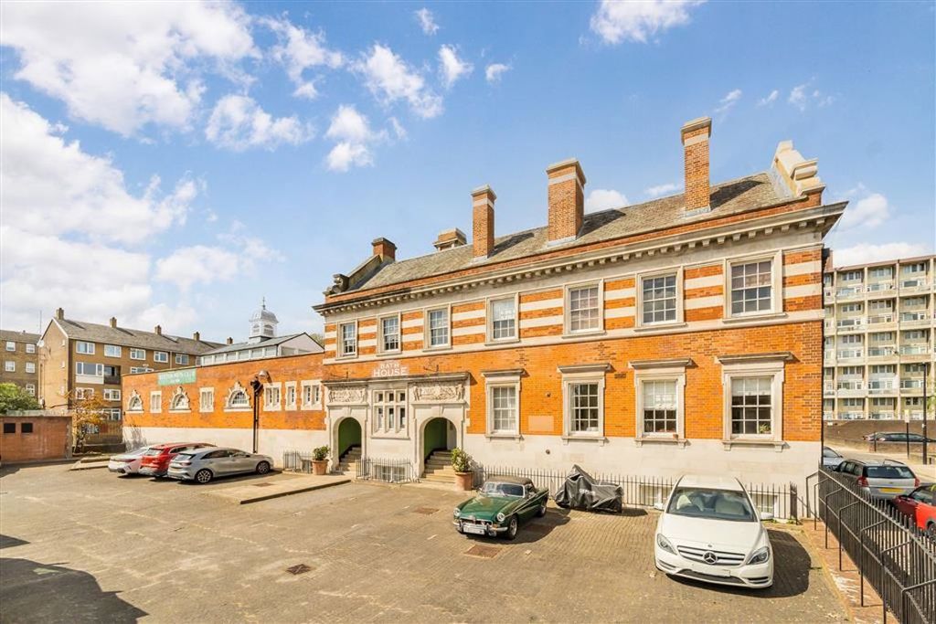 Property photo 1 of 8