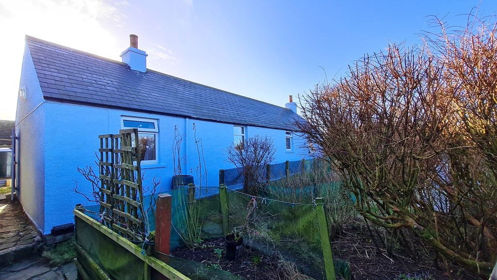 Property photo 2 of 33