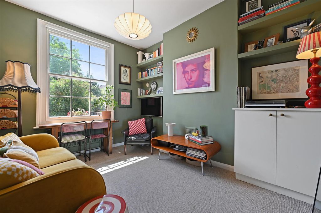 Property photo 2 of 8