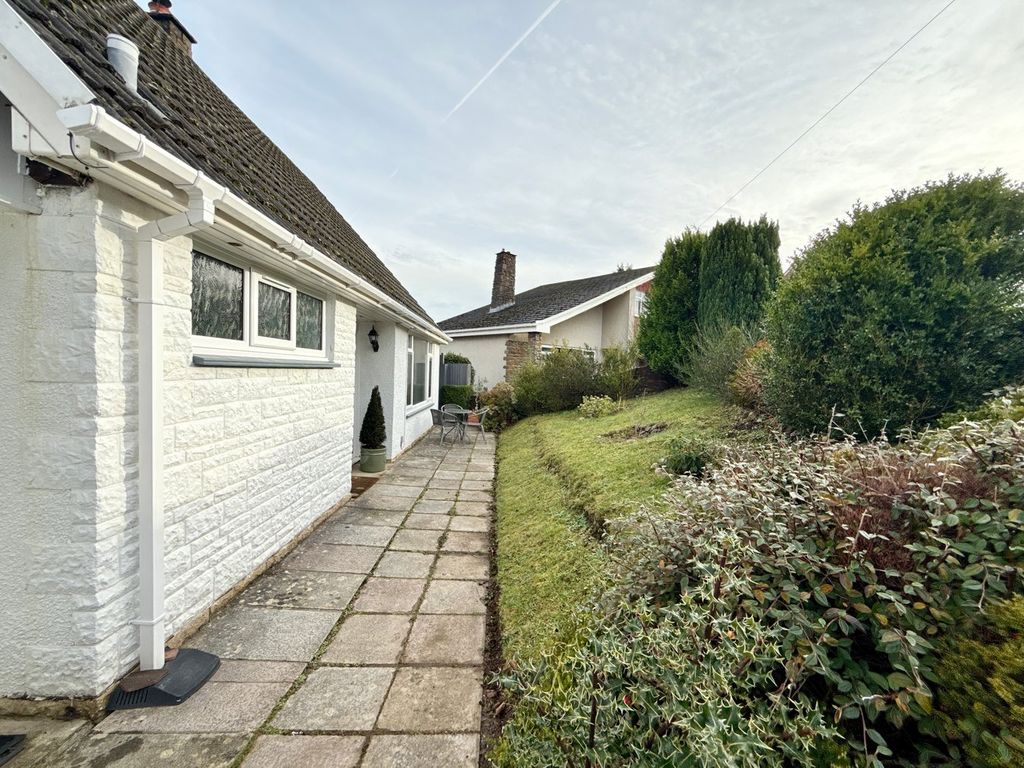 Property photo 3 of 24