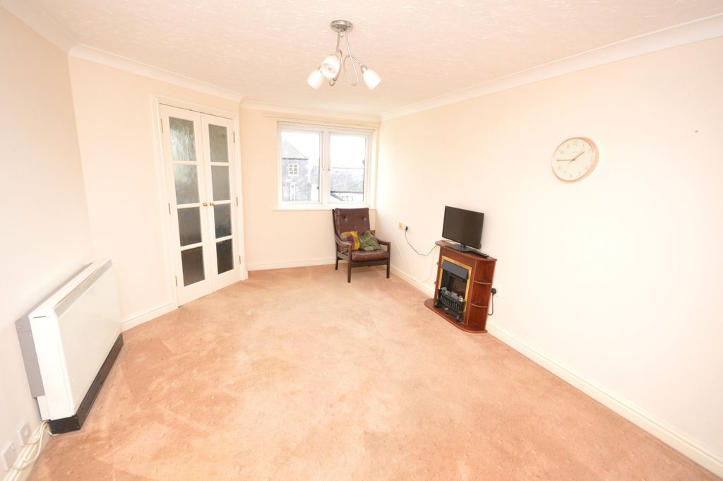 Property photo 2 of 10 Lounge