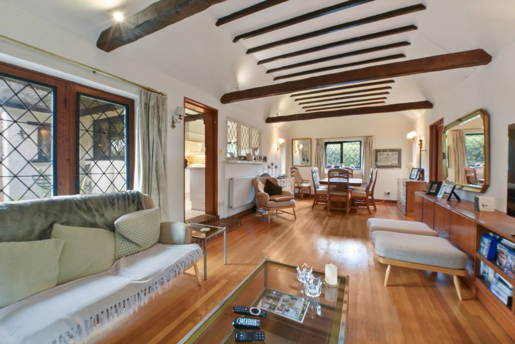 Property photo 2 of 19