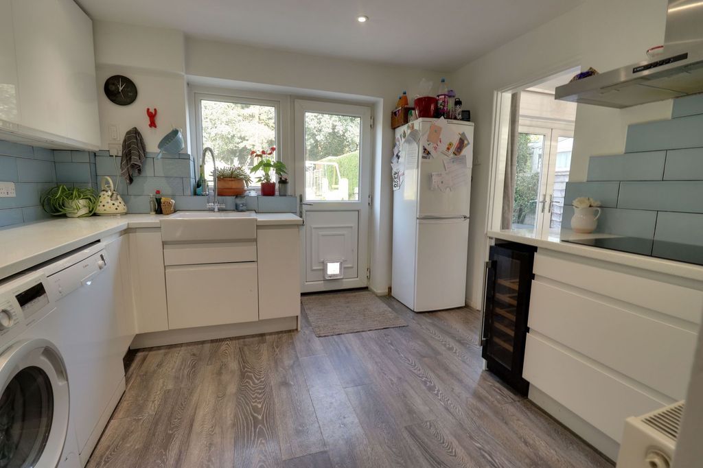 Property photo 3 of 15 Kitchen