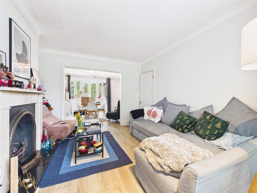 Property photo 3 of 10 Picture No. 12