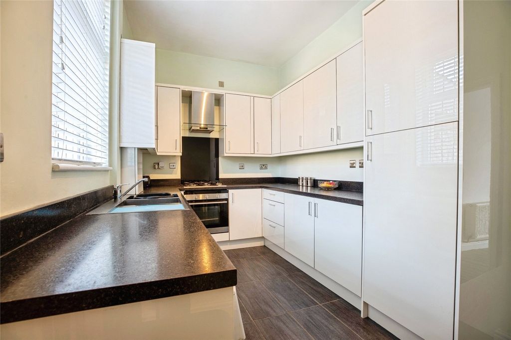 Property photo 2 of 17 Picture No. 21