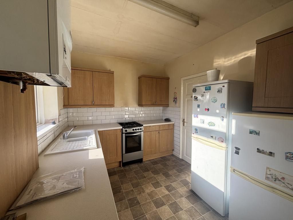 Property photo 3 of 9 Kitchen