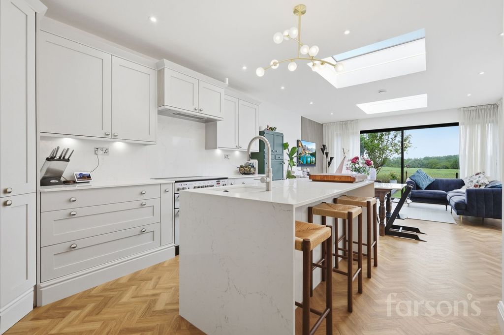 Property photo 2 of 48