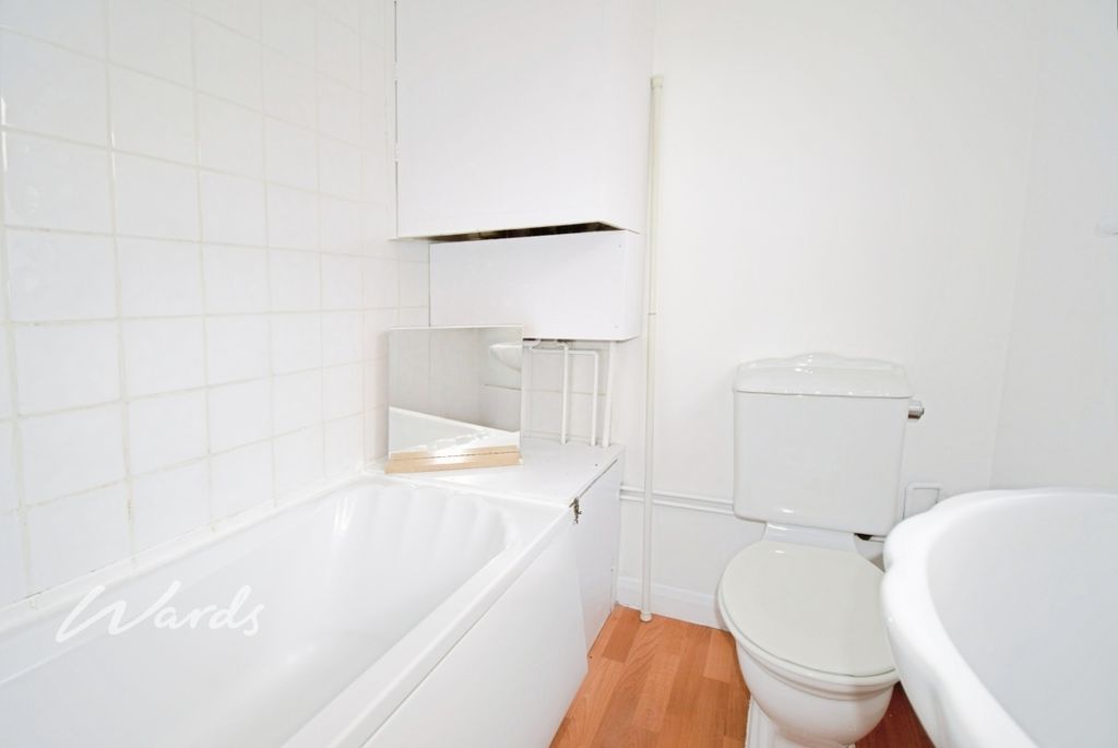 Property photo 3 of 9 Bathroom