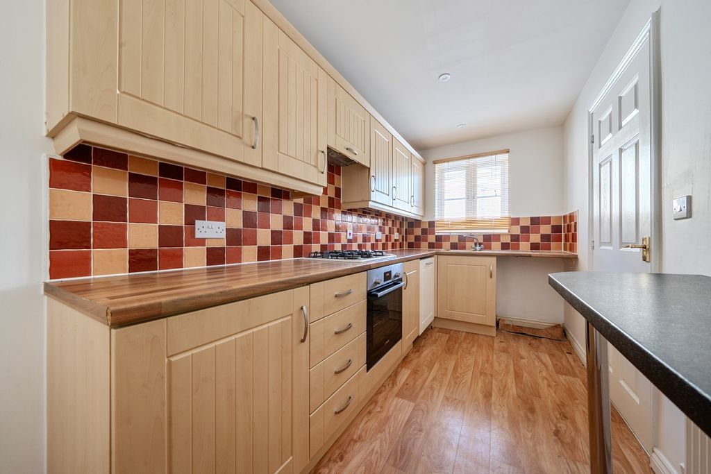 Property photo 3 of 11 1483789-8-6A3d3B708cc14
